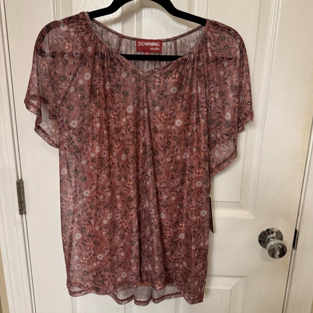 Downing studio size 1x pink floral blouse